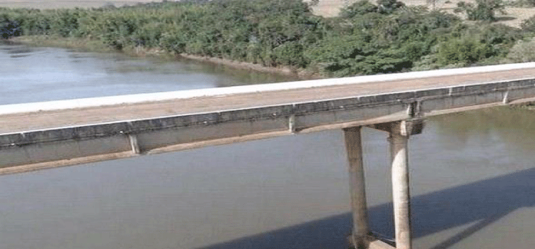 PARANÁ: Mulher desaparece nas águas do Rio Piquiri, em Palotina; veículo foi encontrado na ponte.