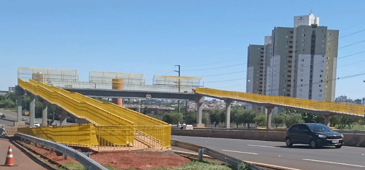 PARANÁ: Nova passarela da PR-445 em Londrina será liberada a partir de domingo.