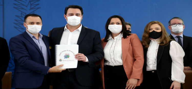 PARANÁ: Onze municípios recebem o certificado internacional de Cidade Amiga do Idoso.