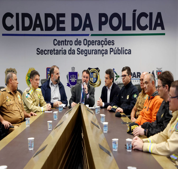 Paraná terá força-tarefa para atender vítimas do deslizamento na BR-376, no Litoral.