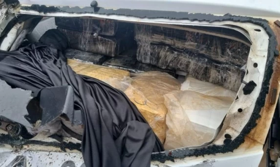 PCPR e PRF Desarticulam Megaesquema de Tráfico que Usava Carros Oficiais Falsificados; 1,5 Tonelada de Drogas Apreendida