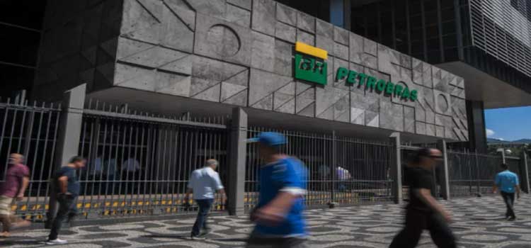 PETROBRAS: Conselho discute hoje mudança na política de preços dos combustíveis.