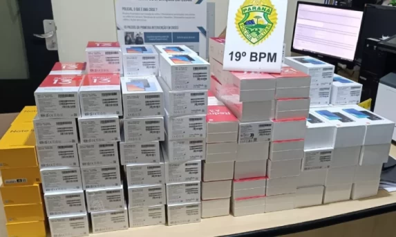 PM apreende carga de celulares em Diamante do Oeste.