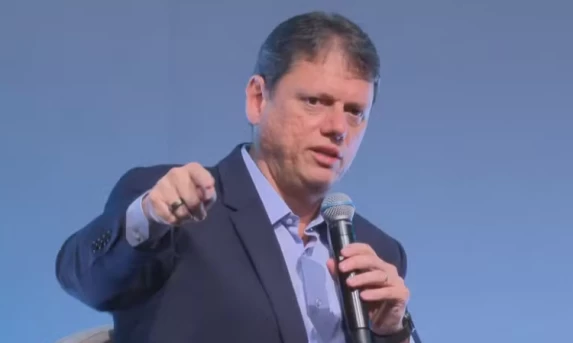 POLÊMICA: Tarcísio de Freitas Defende Prisão Perpétua no Brasil e Fala em 'Mudanças Radicais' na Lei