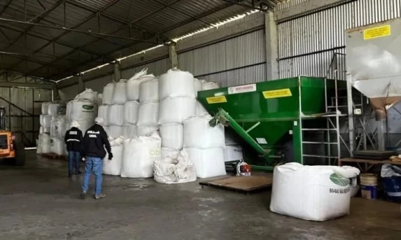 Polícia Civil e Receita Federal desvendam esquema de 'Fertilizante Pirata' no Paraná