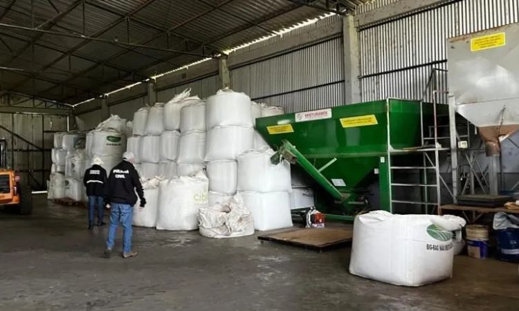 Polícia Civil e Receita Federal desvendam esquema de 'Fertilizante Pirata' no Paraná