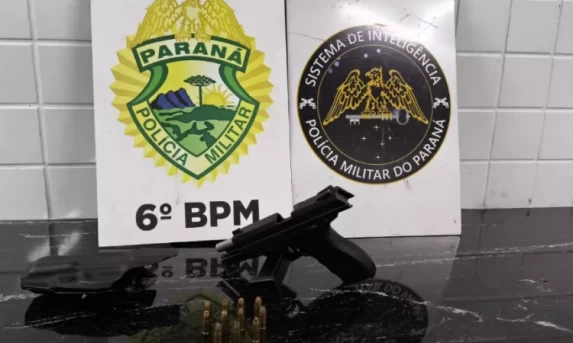 Polícia Militar prende homem com arma de fogo irregular em bar no Bairro Santo Inácio.