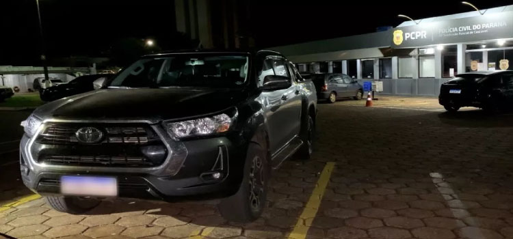 POLICIAL: Caminhonete roubada no Espírito Santo é recuperada pela PRF na BR 277, em Cascavel.