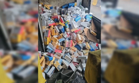 POLICIAL: Em Céu Azul (PR), PRF apreende 300 celulares escondidos em fundo falso de ônibus de turismo.