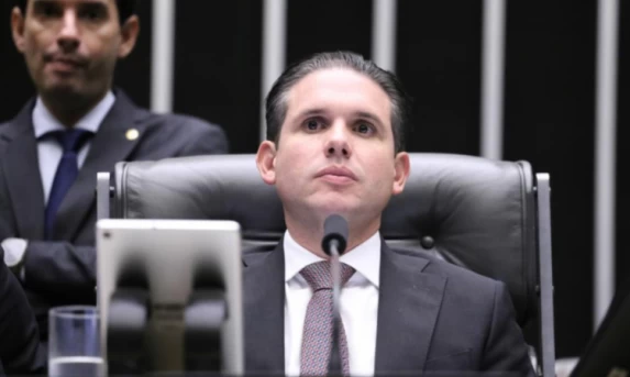 Política: Planalto nega recuo e mantém plano de enviar PL com urgência pelo fim da escala 6x1