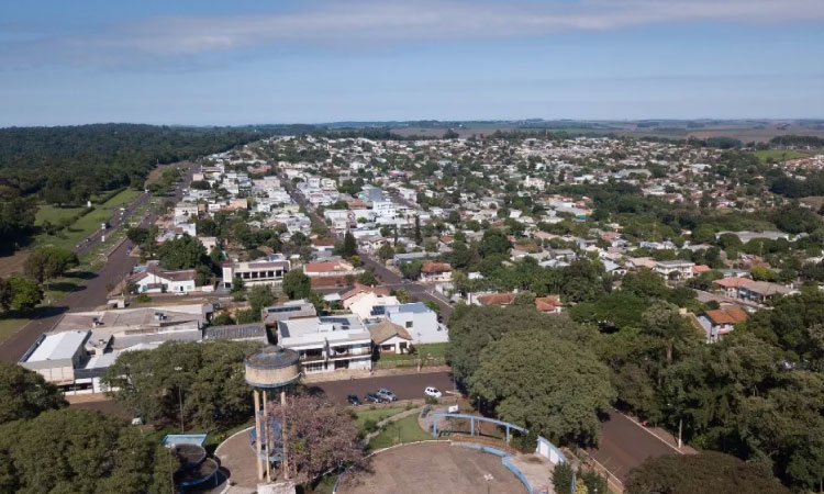 Prefeitura de Céu Azul abre concurso público com 10 vagas e salários de até R$ 20 mil