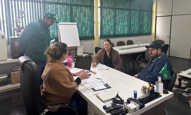 Prefeitura de Ibema realiza entrega de chaves e assinatura de contratos dos novos barracões industriais