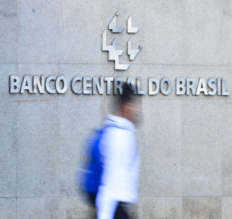 Previsão de inflação do mercado financeiro cai para 6,02% em 2023.