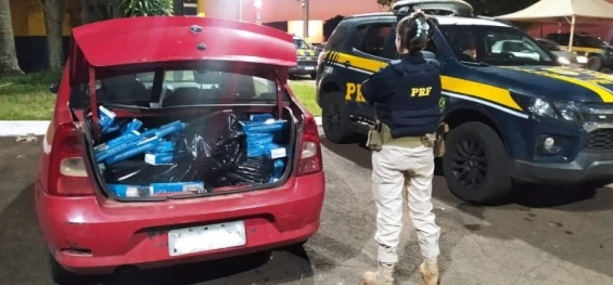PRF apreende cigarro contrabandeado em Santa Terezinha de Itaipu/PR.