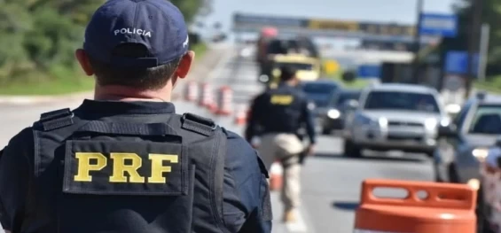 PRF intensifica fiscalização nas rodovias durante o feriado de Natal.