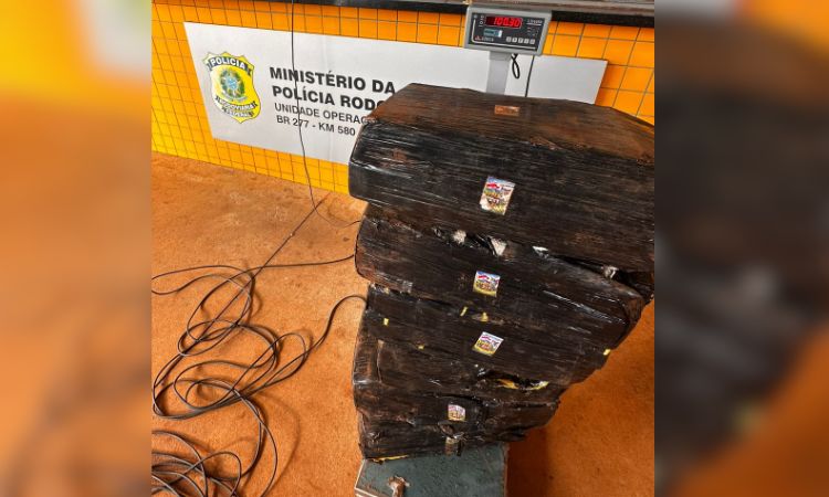 PRF intercepta “viagem do tráfico” na BR-277 e apreende 100 kg de maconha em Cascavel