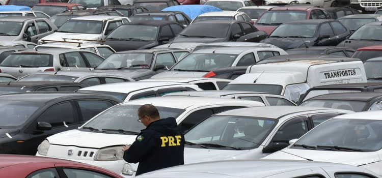 PRF realiza leilão virtual de veículos retidos no Paraná.