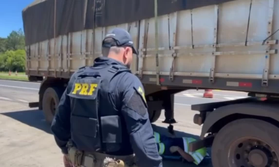 PRF realiza Operação Serra Segura na BR-277, em Guarapuava (PR)