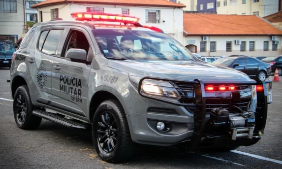 QUEDAS DO IGUAÇU: Homem com mandado de prisão por roubo e homicídio é detido pela ROTAM.