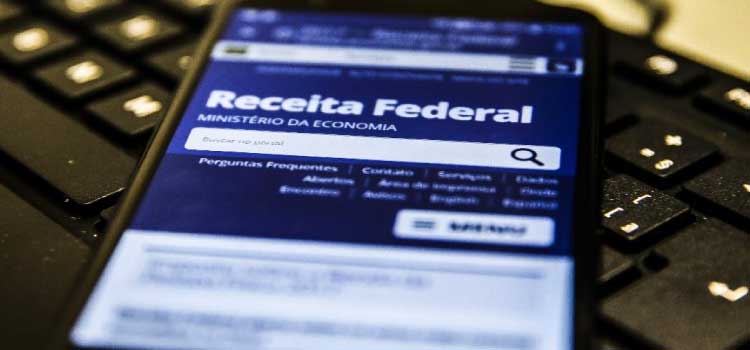 RESTITUIÇÃO IR: Receita paga amanhã 3º lote de restituições; veja se você vai receber.