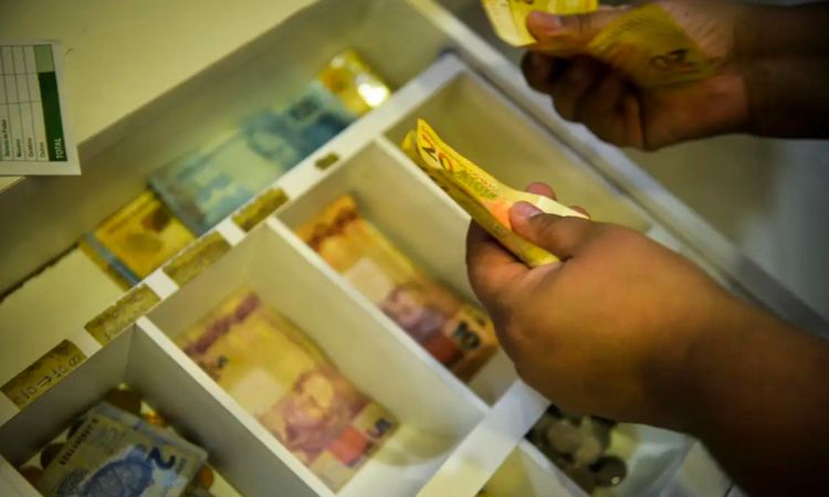Salário Mínimo de 2026: INPC Fecha em 4,18% e Novo Valor Pode Ser R$ 1.621