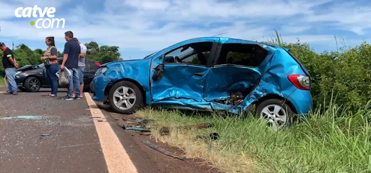 SANTA TEREZA DO OESTE: Forte batida na PR 586 deixa jovem em estado grave.