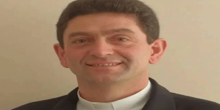 SAÚDE: Arcebispo Dom Adelar é encaminhado ao hospital após sofrer desmaio.