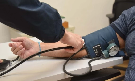 Saúde: Paraná registra mais de 2 milhões de hipertensos; novo parâmetro coloca '12 por 8' como pré-hipertensão