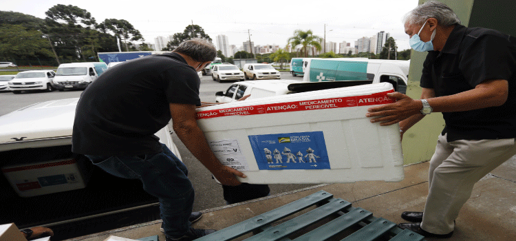 Saúde: Paraná vai receber mais de 800 mil vacinas contra a Covid-19 na próxima semana.