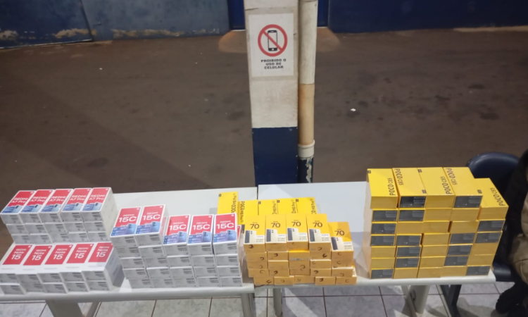 Segurança: ROCAM aborda veículo vindo de Foz do Iguaçu e apreende 111 celulares em Cascavel