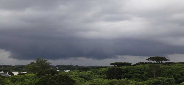 Semana será chuvosa no Paraná, mas com volume menor do que a anterior.