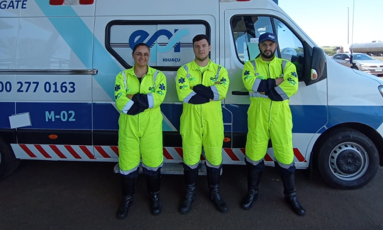 Socorristas da EPR Iguaçu prestam primeiro atendimento a bebê que nasceu na ambulância, em Candói 