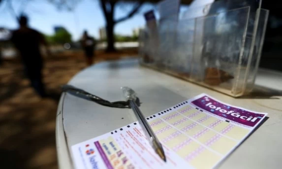 Sorteio da Lotofácil 3481 premia apostadores do Paraná