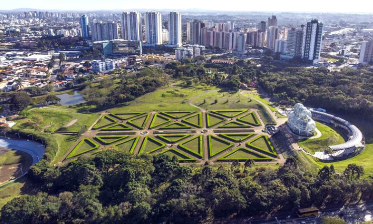 Tiradentes passou, mas o ano ainda reserva sete feriados e muitas emendas