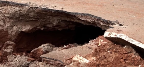 TOLEDO: Fortes chuvas causam transtorno no trânsito.
