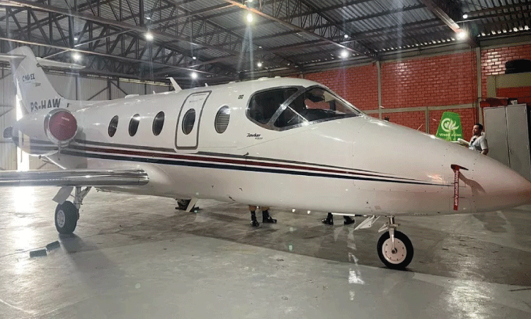 TOLEDO: Jato avaliado em R$ 40 milhões é apreendido no Aeroporto.