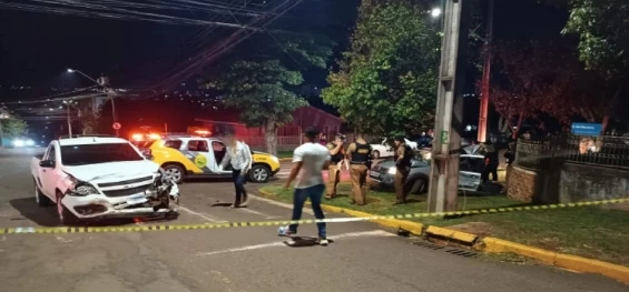 TOLEDO: Perseguição policial termina em colisão e detenção.