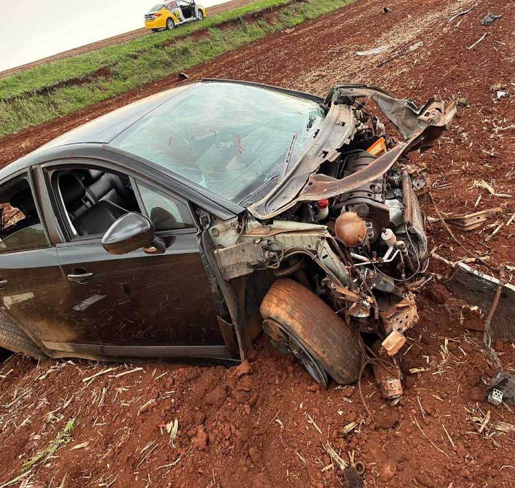 TOLEDO: Saída de pista é registrada na PR-585 e deixa uma pessoa ferida.