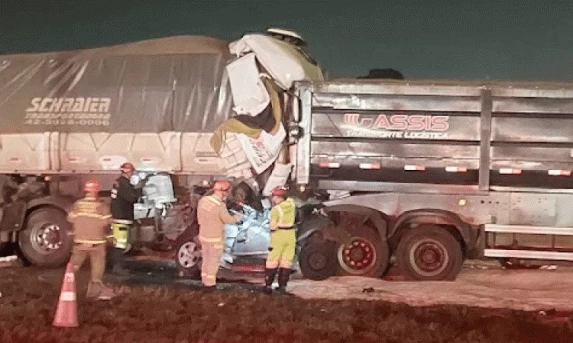 Tragédia no Contorno Leste; engavetamento deixa seis mortos em São José dos Pinhais