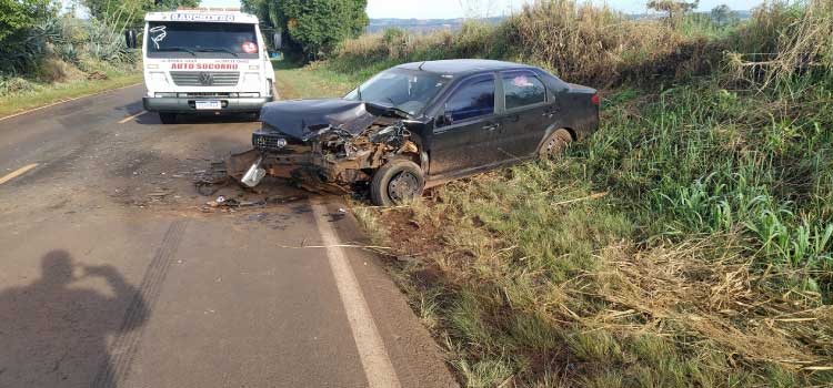 TRÂNSITO: Colisão entre veículos na PR 473 trecho Espigão Alto e Quedas do Iguaçu deixa feridos.