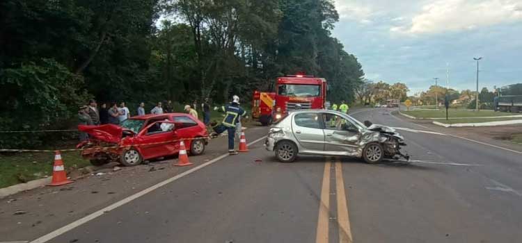 TRÂNSITO: Colisão na BR-277 em Laranjeiras do Sul, deixa casal e filho de 11 anos feridos.