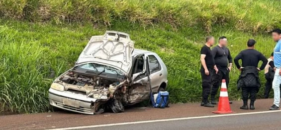 TRÂNSITO: Forte colisão na BR-277 em Santa Tereza do Oeste deixa feridos.