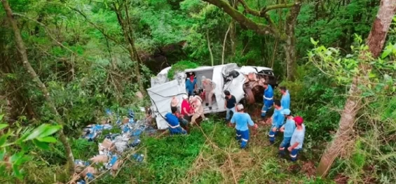 TRÂNSITO: Grave Acidente deixa 1 ferido na PRC-158 em Rio Bonito Do Iguaçu.