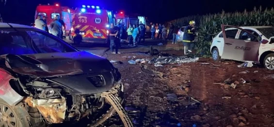 TRÂNSITO: Grave acidente deixa uma pessoa morta e outras seis feridas entre Palotina e Maripá.