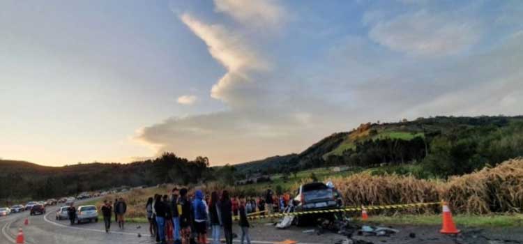 TRÂNSITO: Grave acidente na BR-277 em Nova Laranjeiras, provoca a morte de uma pessoa e deixa outras quatro com ferimentos.