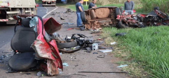 TRÂNSITO: Médico de Cascavel de 25 anos morre em colisão frontal na PR-323 em Umuarama.