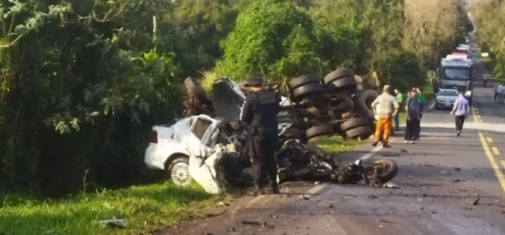 TRÂNSITO: Motorista morre em grave acidente na PR-158 em Vitorino.