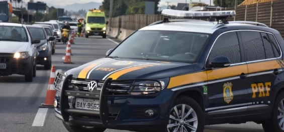 TRÂNSITO: PRF encerra Operação Ano Novo 2024 sem registro de mortes nas rodovias federais de Foz do Iguaçu (PR) e região.