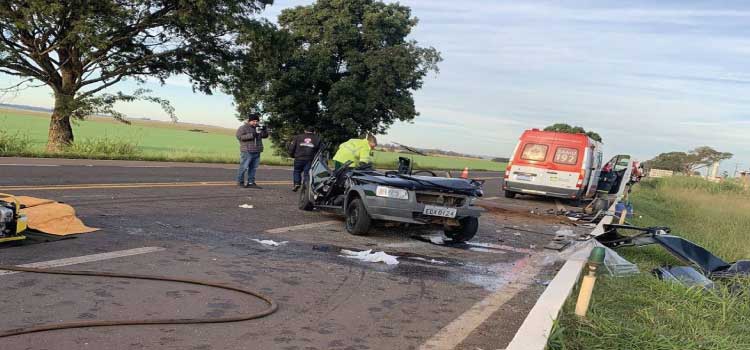 TRÂNSITO: Três veículos se envolvem em colisão e um quase é esmagado na BR-369 em Campo Mourão.