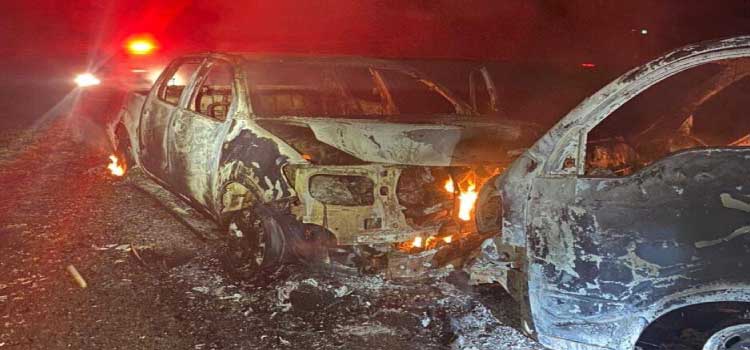 TRÊS BARRAS DO PARANÁ: Caminhonete e caminhão são completamente destruídos pelo fogo após acidente na PR-471.